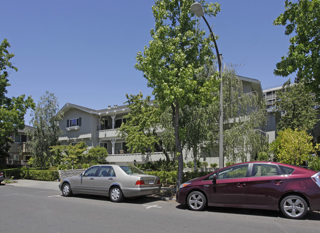 837 Cowper St in Palo Alto, CA - Building Photo - Building Photo