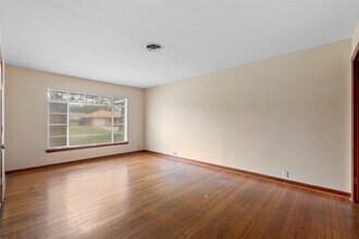 1027 Stonecrest Dr in Houston, TX - Building Photo - Building Photo