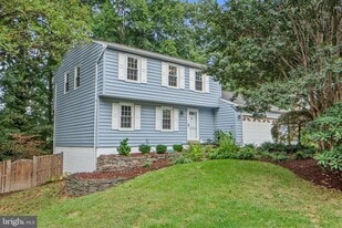 6361 Woodland Ridge Ct in Centreville, VA - Building Photo