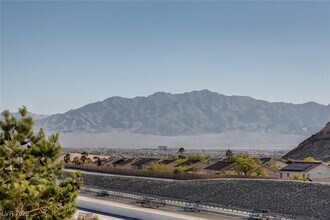 10550 W Alexander Rd, Unit 2080 in Las Vegas, NV - Building Photo - Building Photo