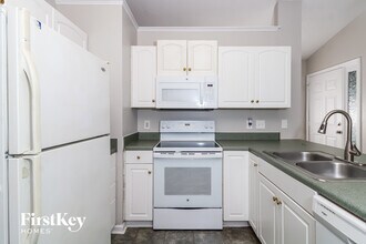 129 Bridlewood Ave in High Point, NC - Foto de edificio - Building Photo