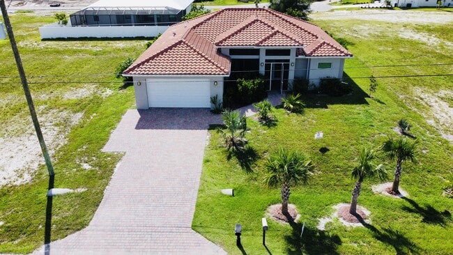 1324 Old Burnt Store Rd N in Cape Coral, FL - Building Photo - Building Photo