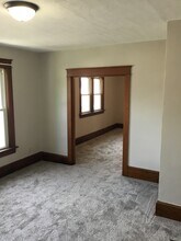 918 W 32nd St, Unit #2 in Erie, PA - Foto de edificio - Building Photo