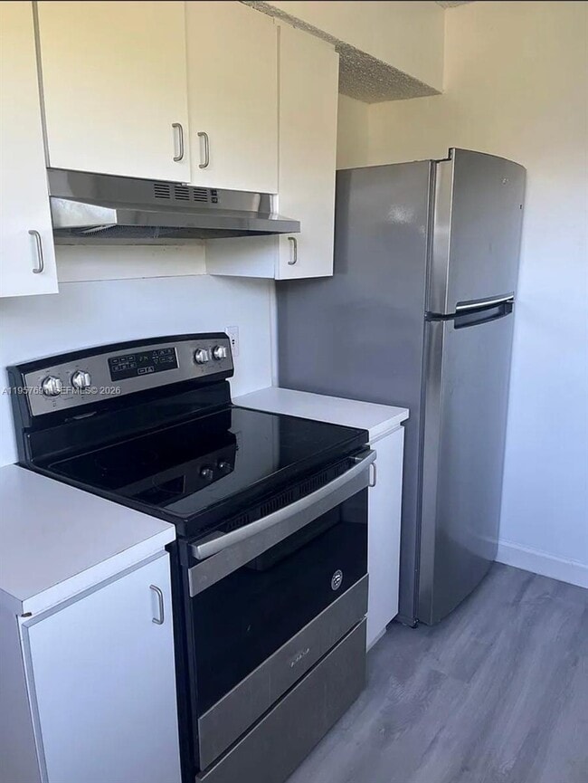 property at 975 N Franklin Ave