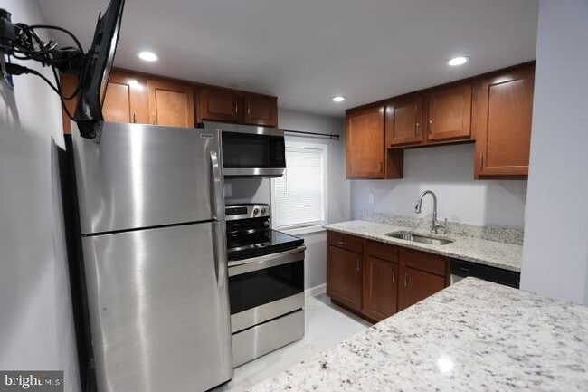 1 Morton Pl in Laurel, MD - Building Photo - Building Photo