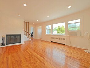 93 Joyce Rd in Eastchester, NY - Building Photo - Building Photo