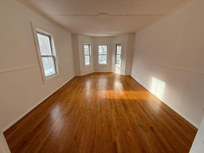 60 Cliff St, Unit C in North Adams, MA - Building Photo - Building Photo