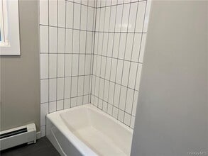 46 Sunset Dr in Bedford Hills, NY - Building Photo - Building Photo