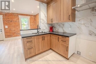 6 Almond St in St Catharines, ON - Building Photo - Building Photo