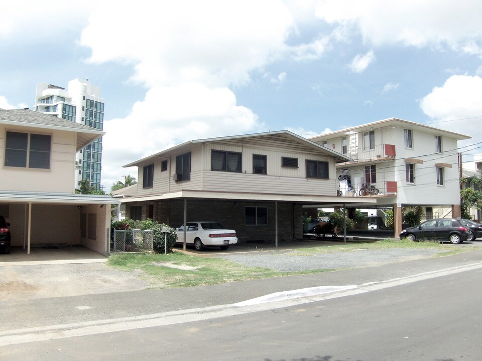 636 Hausten St in Honolulu, HI - Building Photo