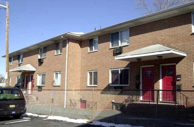 99 21st St in Irvington, NJ - Foto de edificio - Building Photo