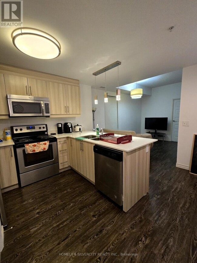 property at 158-158 King St N