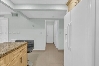 17101 NW 57th Ave in Miami Gardens, FL - Building Photo - Building Photo