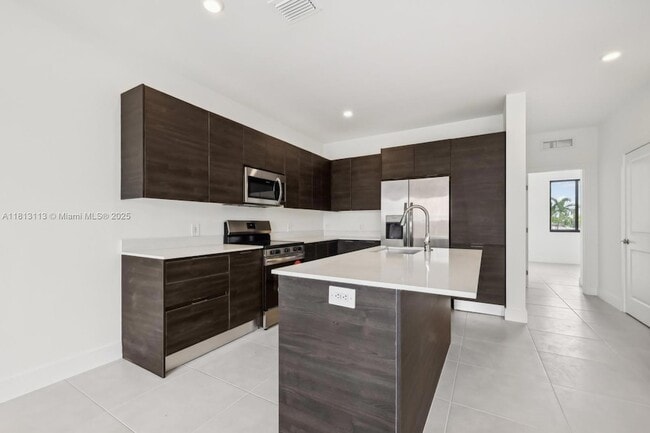 1280 N Flagler Ave in Homestead, FL - Building Photo - Building Photo