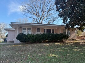 10416 Lavonia Rd in Carnesville, GA - Building Photo