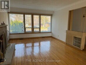 64 Farningham Crescent in Toronto, ON - Building Photo - Building Photo
