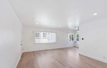 Grand Avenue Apartments in Long Beach, CA - Building Photo - Building Photo