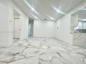 1649 NE 8th Ave in Fort Lauderdale, FL - Building Photo - Building Photo