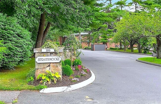 160 Fairfield Woods Rd