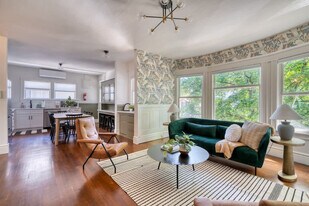 1032 SE 12th Ave in Portland, OR - Building Photo