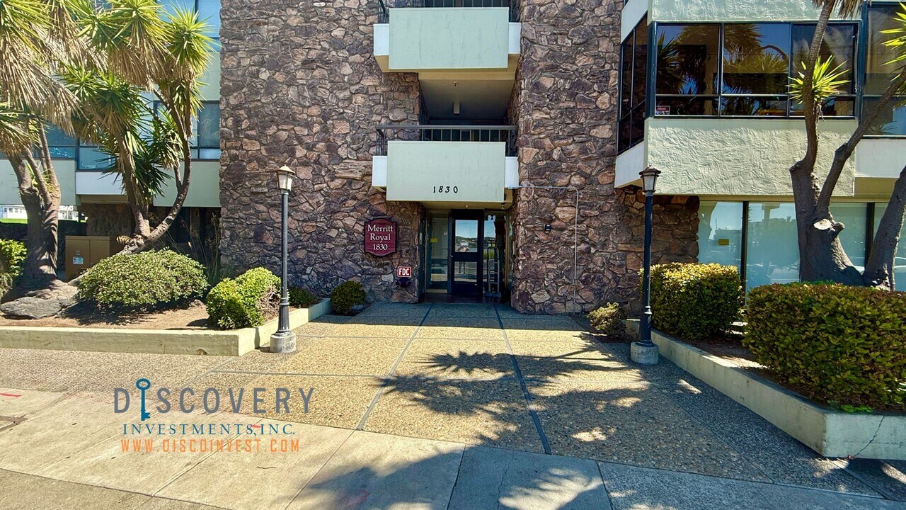 1830 Lakeshore Ave in Oakland, CA - Building Photo