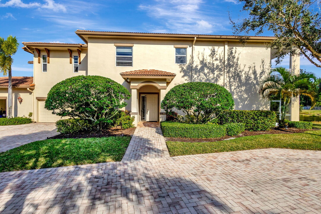 10156 Orchid Reserve Dr in West Palm Beach, FL - Building Photo