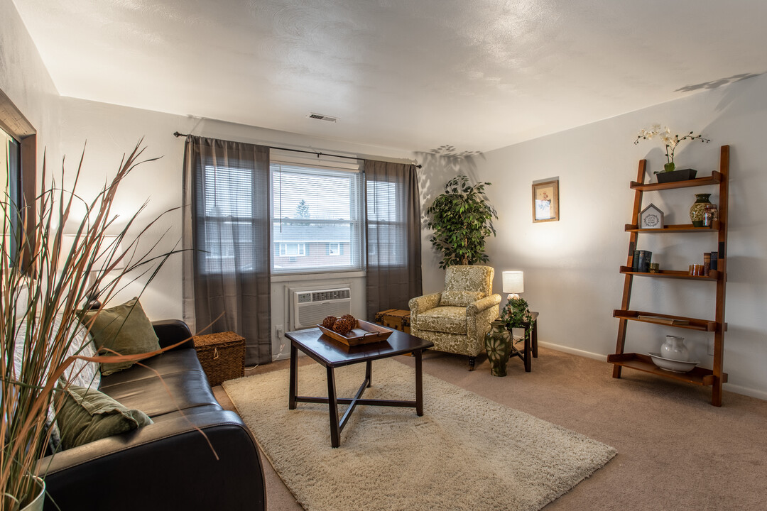 Ivy Manor Apartments LLC in Fairborn, OH - Foto de edificio