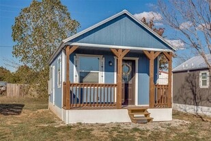 5001 Knob Hill Rd in Azle, TX - Building Photo