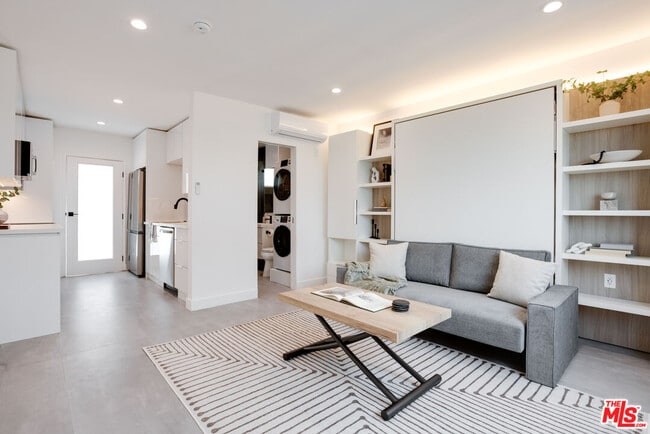 1313 Ocean Front Walk in Los Angeles, CA - Building Photo - Building Photo