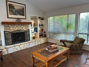 202 Lighthouse Dr in Horseshoe Bay, TX - Building Photo - Building Photo