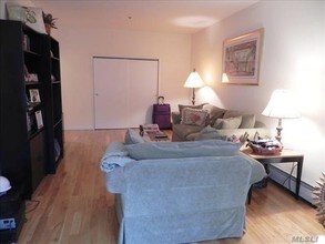 38 Knightsbridge Rd-Unit -1C in Great Neck, NY - Building Photo - Building Photo