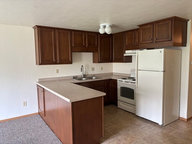 1409 Ridgecrest Trl in Green Bay, WI - Foto de edificio - Building Photo
