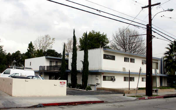 1025 E Hellman Ave in Monterey Park, CA - Building Photo