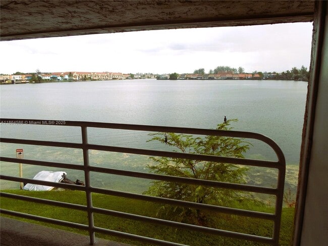 2750 W 60th St in Hialeah, FL - Building Photo - Building Photo