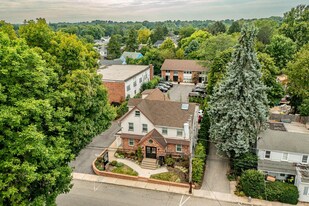 136 Garrett Ave, Unit 1 in Bryn Mawr, PA - Building Photo