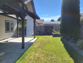 2177 SW Nick Way in Grants Pass, OR - Building Photo - Building Photo