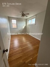 879 Taylor Dr in Folcroft, PA - Building Photo - Building Photo