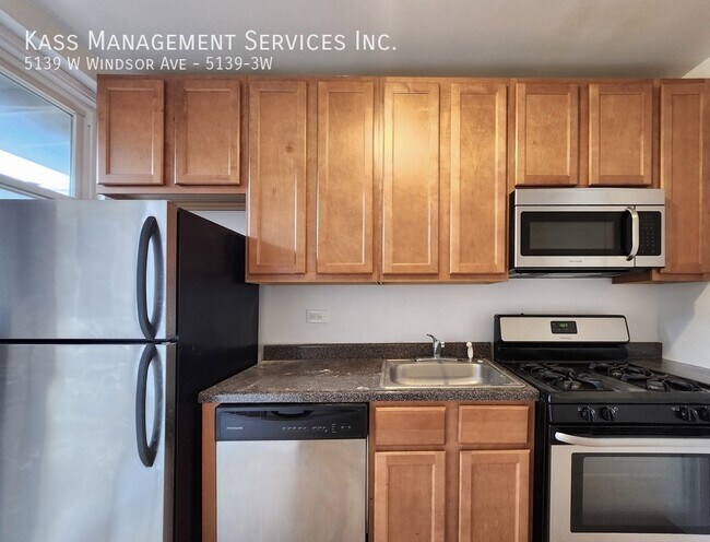 5139 W Windsor Ave in Chicago, IL - Foto de edificio - Building Photo