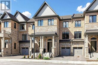 24 Icemaker Wy in Whitby, ON - Building Photo - Building Photo