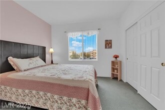 7123 S Durango Dr in Las Vegas, NV - Building Photo - Building Photo
