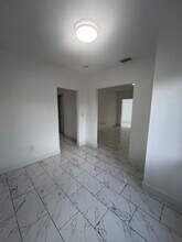 3025 NW 32nd St in Miami, FL - Building Photo - Building Photo