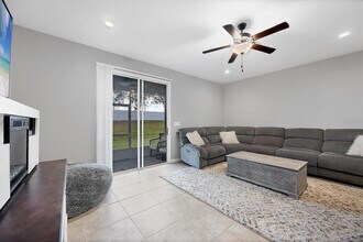 1314 Grantham Dr in Sarasota, FL - Building Photo - Building Photo