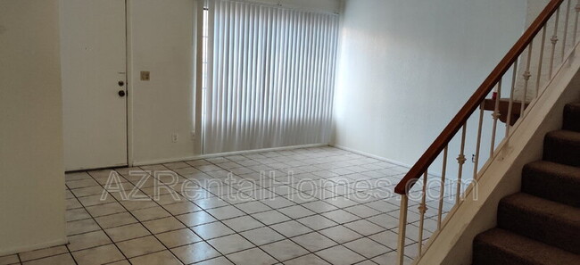 819 N College Ave in Tempe, AZ - Building Photo - Building Photo