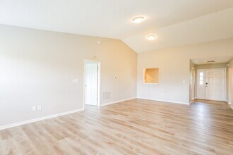 1725 Cold Spring Dr in Brownsburg, IN - Building Photo - Building Photo