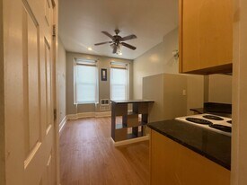 1828 W Diamond St in Philadelphia, PA - Building Photo