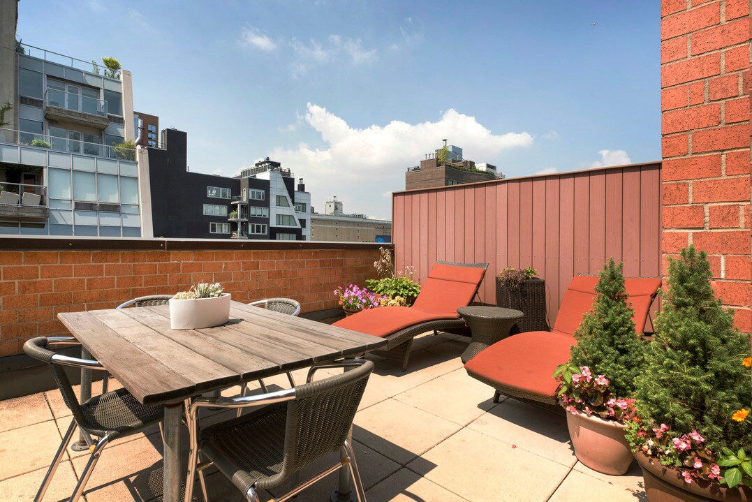445 W 19th St in New York, NY - Building Photo