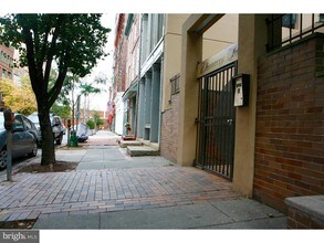 130 Arch St-Unit -9 in Philadelphia, PA - Building Photo - Building Photo