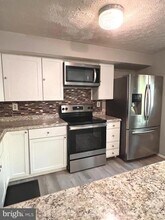 8104 Willowdale Ct in Springfield, VA - Building Photo - Building Photo