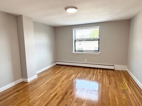 48A Harvard Ave, Unit #4 in Brookline, MA - Building Photo - Building Photo