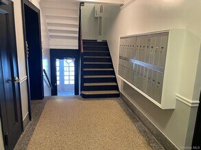 192 Garth Rd in Scarsdale, NY - Building Photo - Building Photo